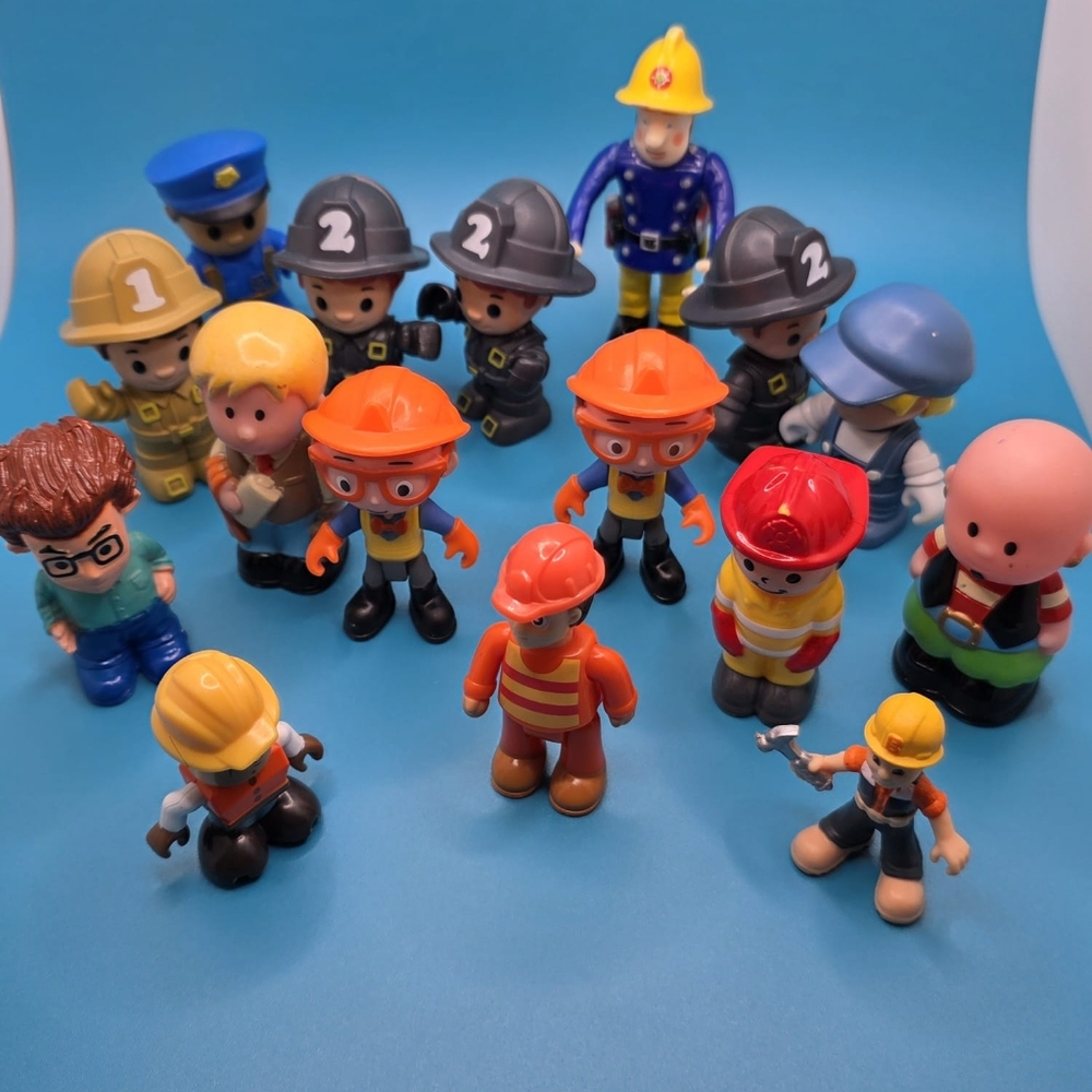 Colorful Action Figures Playset with Helmets and Hats Blippi
